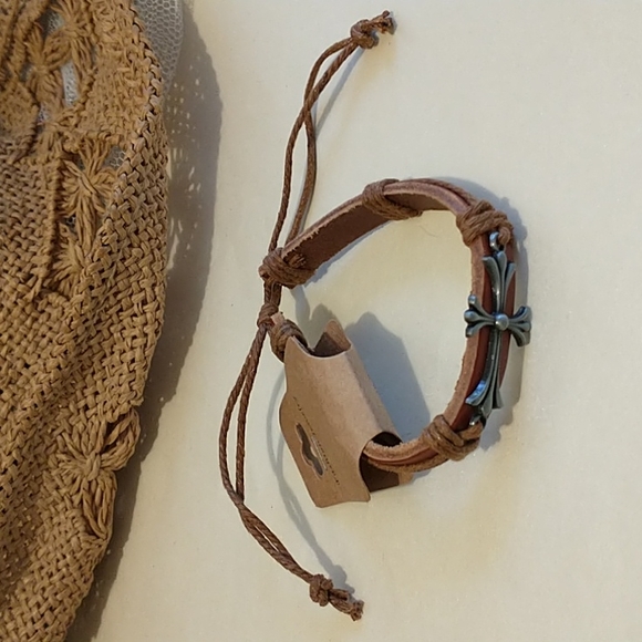 Genuine Leather Unisex Brown Cross Bracelet! - Picture 5 of 6
